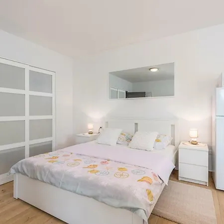 בית הארחה Complex Jelena פונטנה