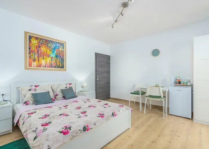 Complex Jelena Gostinjska kuća 3*